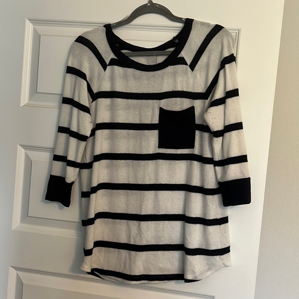 Pink clover 3/4 sleeve blouse